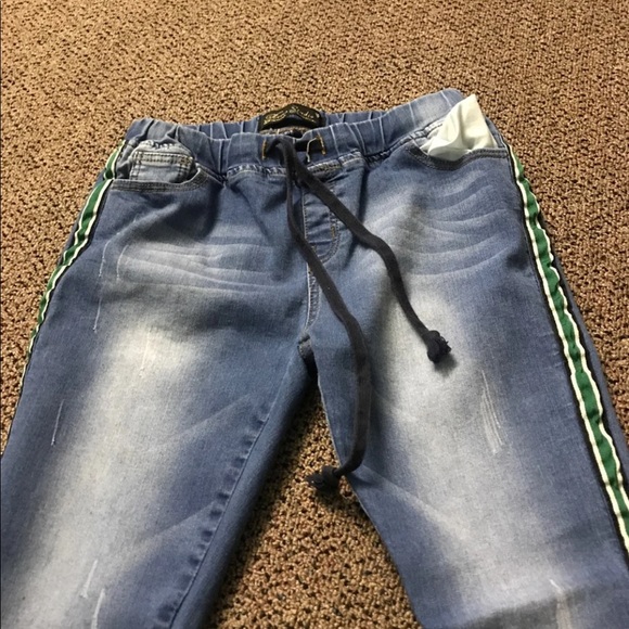 Jeans - Picture 2 of 3